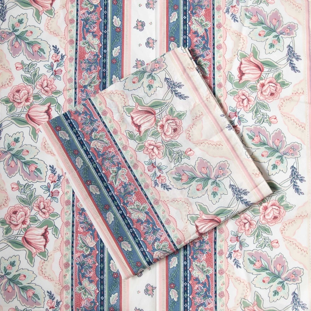 Set of 2 Vintage Floral Cottagecore Farmhouse Curtain Panels